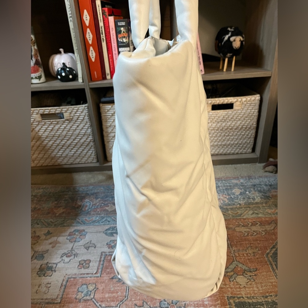 NWT H&M White Puffer Tote Bag Large - Picture 9 of 15